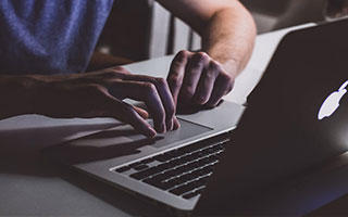 广电总局新规：按姓氏笔画排番位 娱乐圈最有背景的人是他们