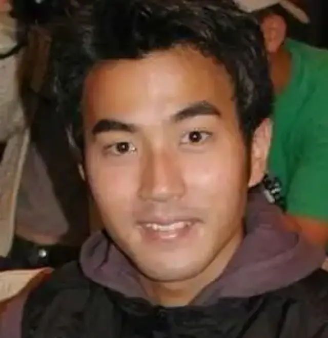 娱乐圈没整过容的明星_刘恺威整容后遗症_华晨宇整容