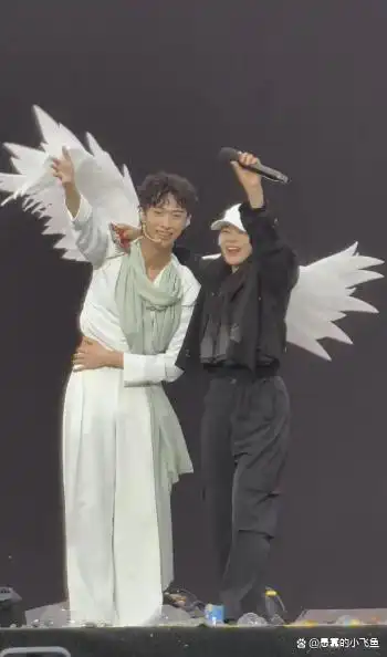 勇敢展示55岁的皱纹：伊能静直播“翻车”事件背后，是一场关于真实与年龄的和解