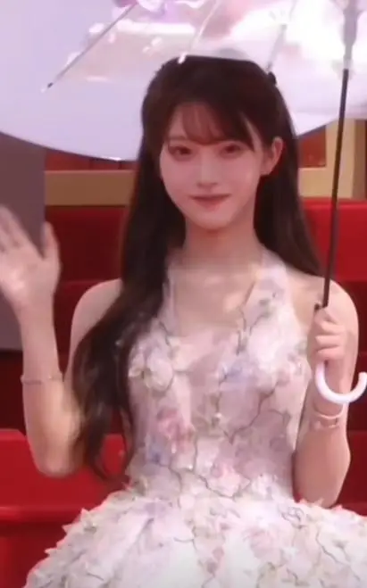 抖音网红美女黑料在线播放,_美颜滤镜撕下来_抖音网红红毯见光死