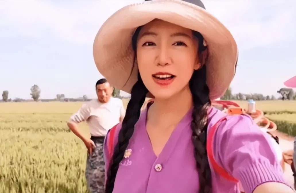 网红麦小登又惹争议！婚后第一个生日割粉丝韭菜，被批吃相太难看